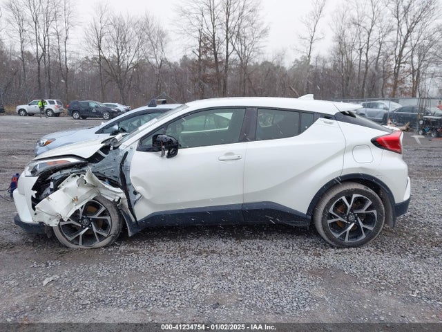 Toyota C-HR XLE 2018 JTNKHMBX8J1006171 Image 14