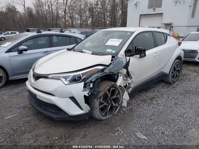 Toyota C-HR XLE 2018 JTNKHMBX8J1006171 Image 2