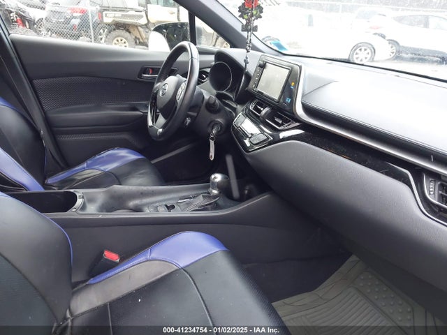 Toyota C-HR XLE 2018 JTNKHMBX8J1006171 Image 5