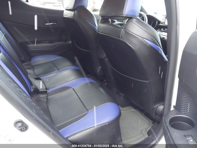 Toyota C-HR XLE 2018 JTNKHMBX8J1006171 Image 8