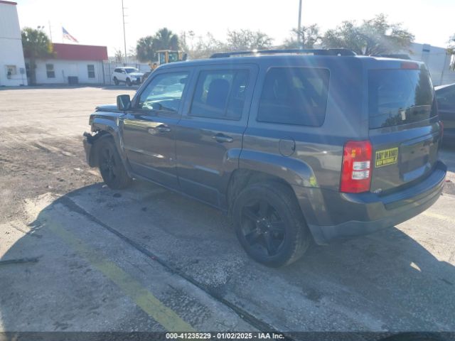1C4NJPBA8FD220358 Jeep Patriot Altitude Edition
