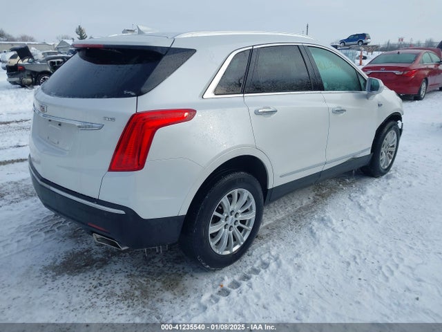 2017 CADILLAC XT5 1GYKNARS0HZ160756 Photo 3