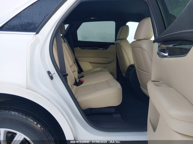 2017 CADILLAC XT5 1GYKNARS0HZ160756 Photo 7