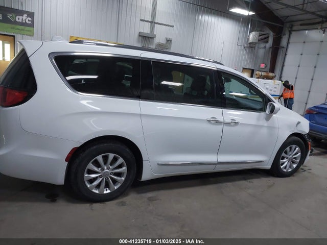 Chrysler Pacifica Touring L 2018 2C4RC1BG3JR210677 Image 13