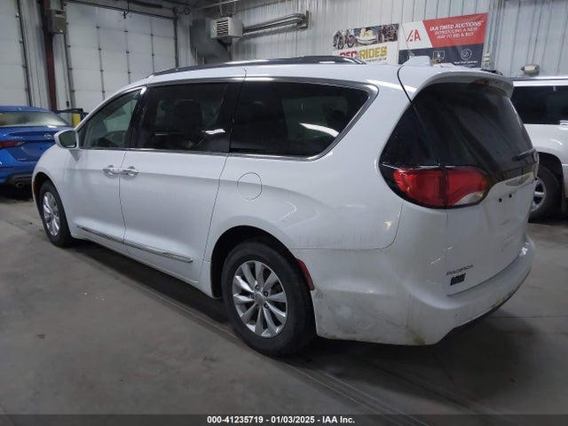 Chrysler Pacifica Touring L 2018 2C4RC1BG3JR210677 Image 3
