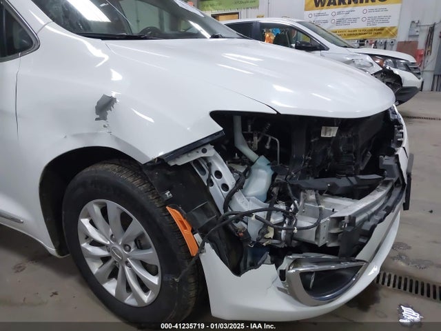 Chrysler Pacifica Touring L 2018 2C4RC1BG3JR210677 Image 6
