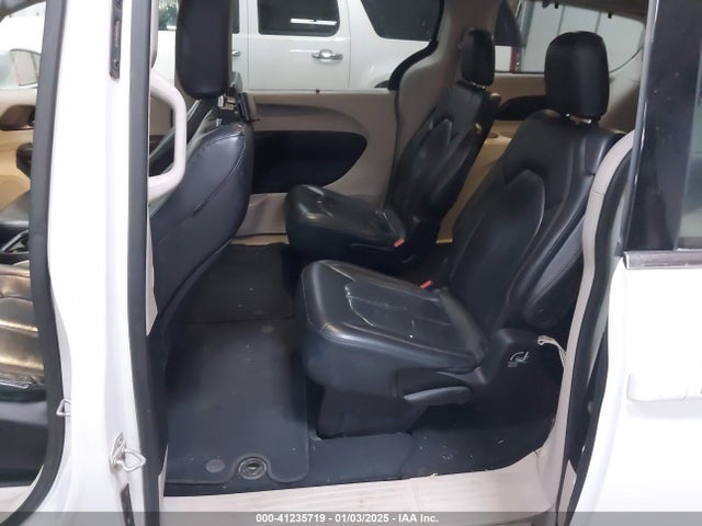 Chrysler Pacifica Touring L 2018 2C4RC1BG3JR210677 Image 8