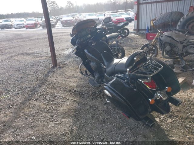 2011 KAWASAKI VN1700 JKBVNRJ1XBA001601 Photo 2