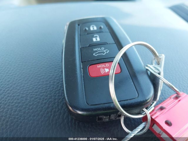 5TDFZRBH2NS216055 Toyota Highlander Platinum