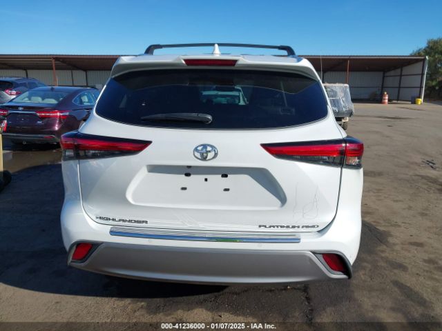 5TDFZRBH2NS216055 Toyota Highlander Platinum