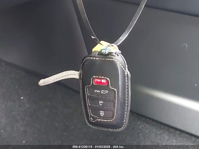 JTDAFAAF5P3003724 Toyota Crown Platinum