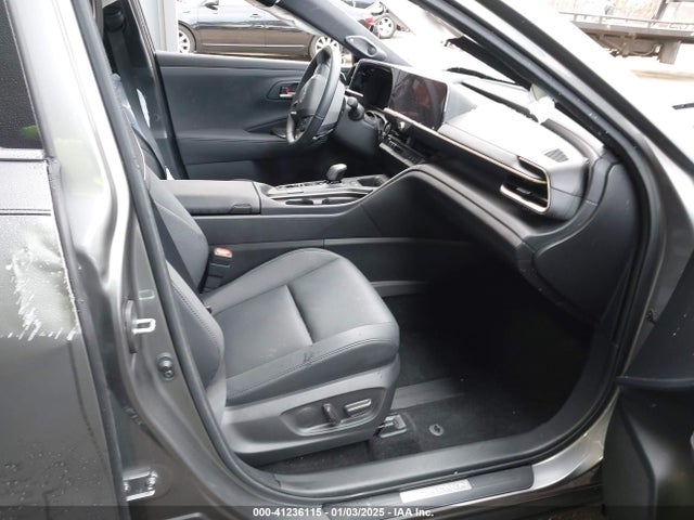 JTDAFAAF5P3003724 Toyota Crown Platinum