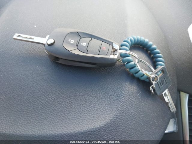 KL7CJKSB0LB044235 Chevrolet Trax Fwd Ls