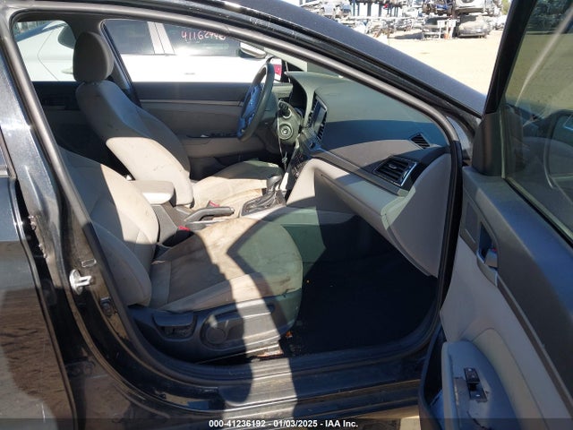 5NPD84LF3HH159031 Hyundai ELANTRA SE