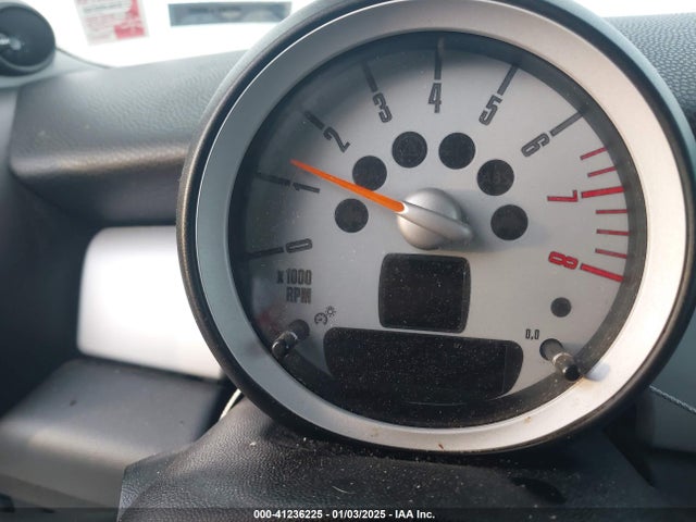 2010 MINI COOPER WMWMF3C52ATU78782 Photo 6