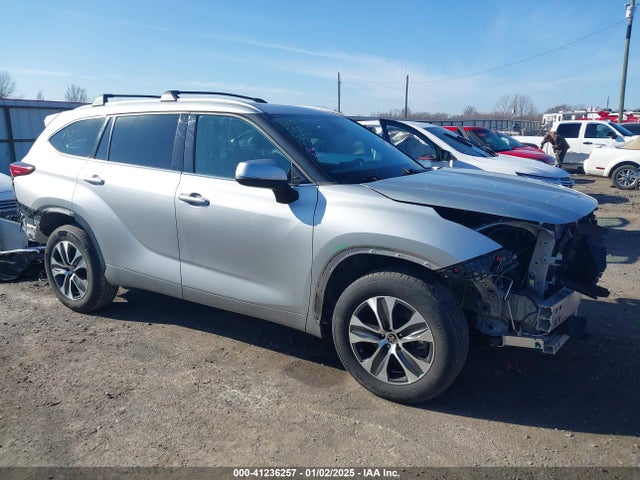 Toyota Highlander Xle 2022 5TDGZRBH0NS567289 Image 14