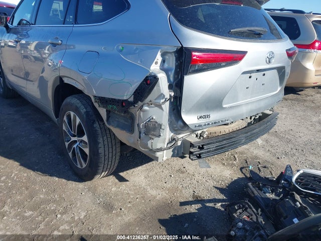 Toyota Highlander Xle 2022 5TDGZRBH0NS567289 Image 6