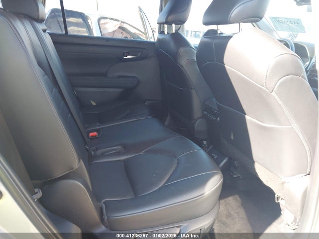 Toyota Highlander Xle 2022 5TDGZRBH0NS567289 Image 8