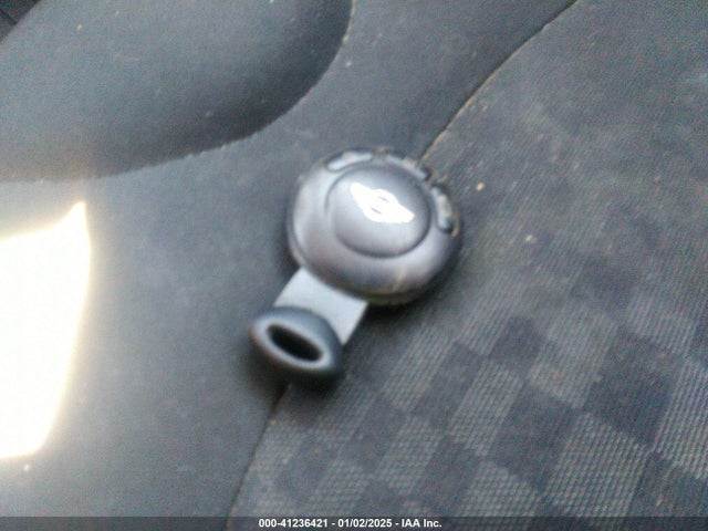 2008 MINI COOPER WMWMF335X8TU69225 Photo 10