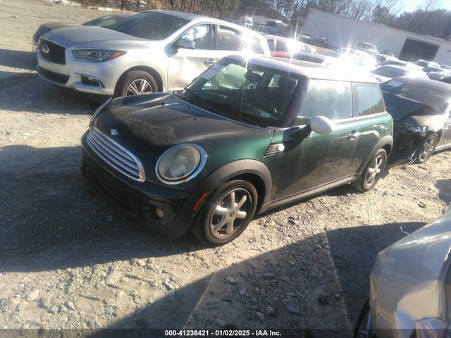 2008 MINI COOPER WMWMF335X8TU69225 Photo 1