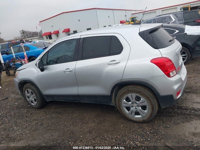 Chevrolet TRAX LS 2018 KL7CJKSB2JB715675 Image 14