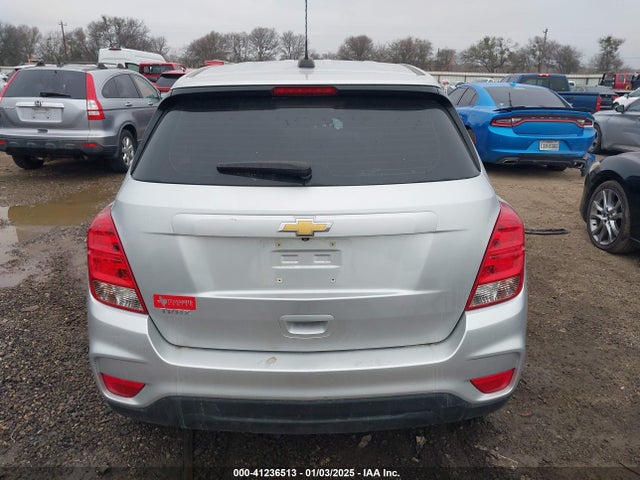 Chevrolet TRAX LS 2018 KL7CJKSB2JB715675 Image 16