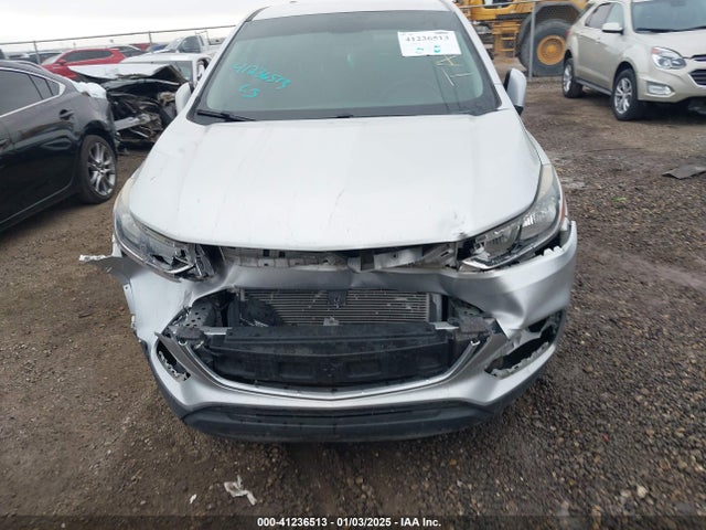 Chevrolet TRAX LS 2018 KL7CJKSB2JB715675 Image 17