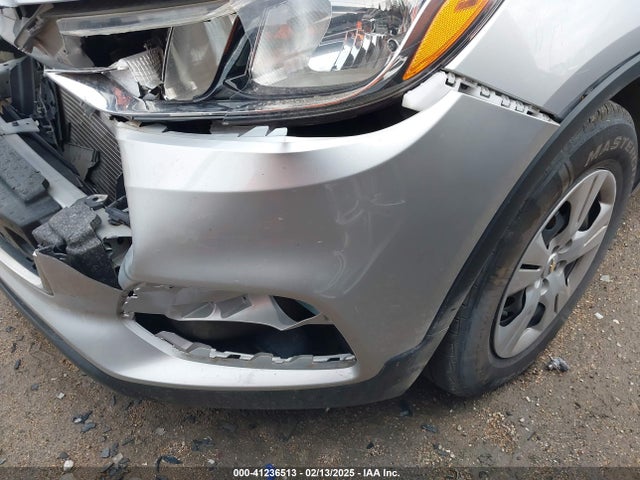 Chevrolet TRAX LS 2018 KL7CJKSB2JB715675 Image 19