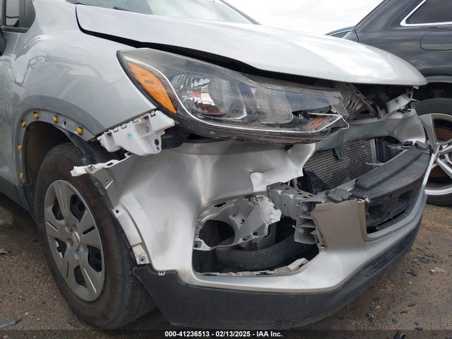 Chevrolet TRAX LS 2018 KL7CJKSB2JB715675 Image 21