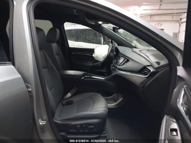 Buick Enclave Essence Awd 2024 5GAEVAKWXRJ120704 Image 5