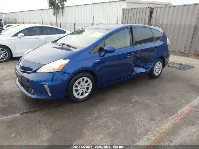 Toyota Prius V Two 2014 JTDZN3EU0E3334590 Image 2
