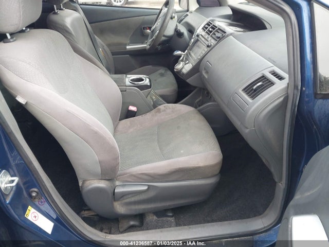 Toyota Prius V Two 2014 JTDZN3EU0E3334590 Image 5