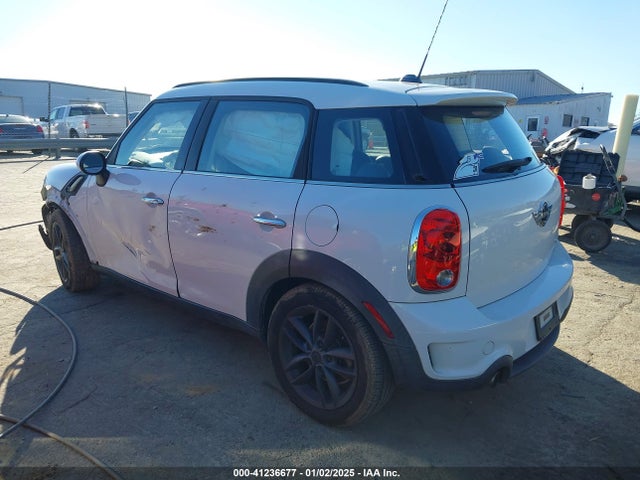 2012 MINI COOPER S COUNTRYMAN WMWZC3C58CWL86656 Photo 2