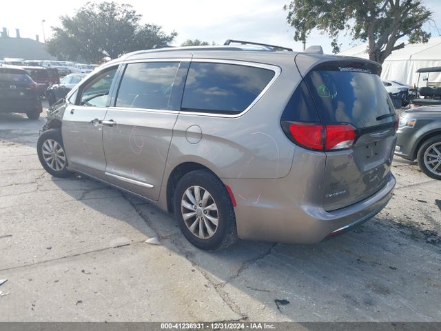 Chrysler Pacifica Touring L 2018 2C4RC1BG3JR262102 Image 3