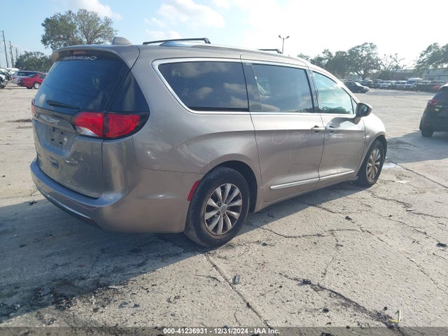 Chrysler Pacifica Touring L 2018 2C4RC1BG3JR262102 Image 4