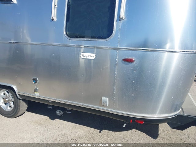1STC9YP21RJ573376 Airstream Flying Cloud