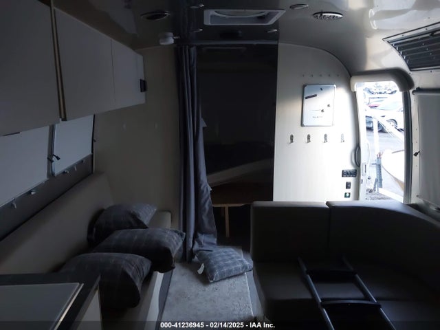 1STC9YP21RJ573376 Airstream Flying Cloud