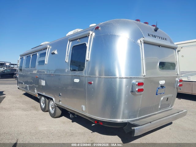 1STC9YP21RJ573376 Airstream Flying Cloud