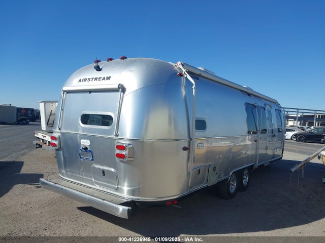 1STC9YP21RJ573376 Airstream Flying Cloud