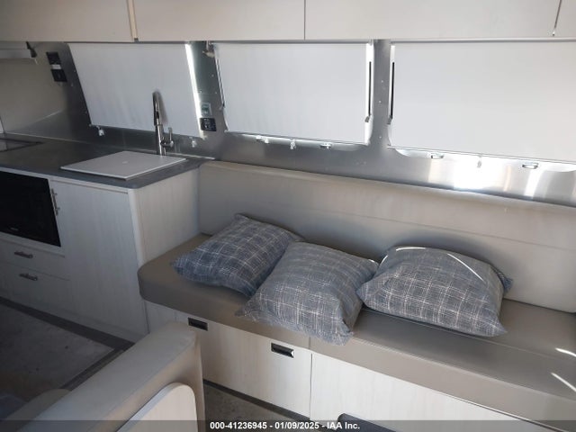 1STC9YP21RJ573376 Airstream Flying Cloud