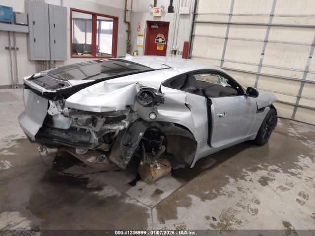 2017 JAGUAR F-TYPE SAJWA6AT3H8K40581 Photo 3