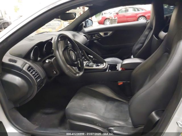 2017 JAGUAR F-TYPE SAJWA6AT3H8K40581 Photo 4