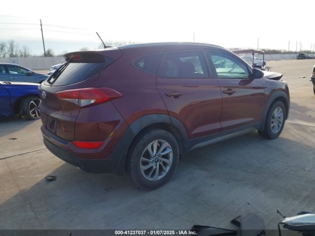KM8J33A4XGU202714 Hyundai TUCSON SE