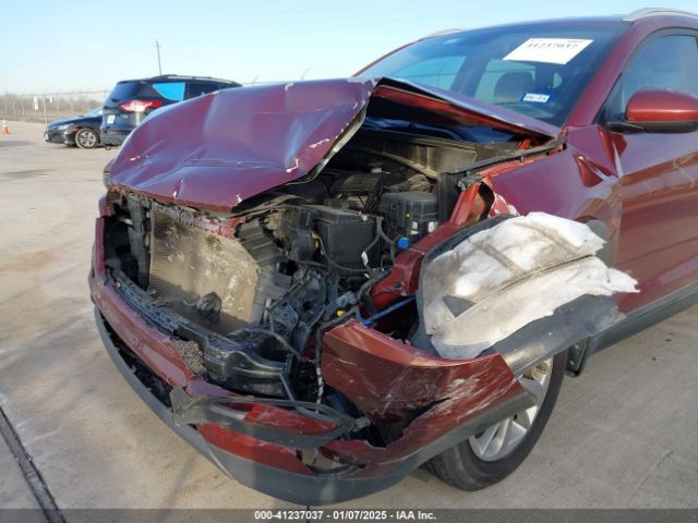 KM8J33A4XGU202714 Hyundai TUCSON SE