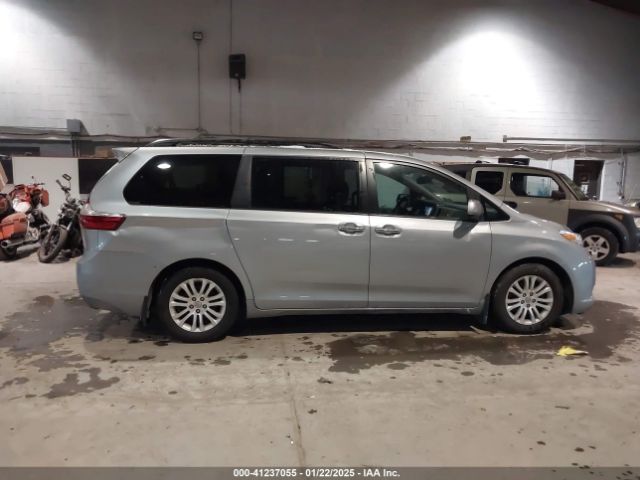 5TDYZ3DC8HS769921 Toyota Sienna Xle/limited
