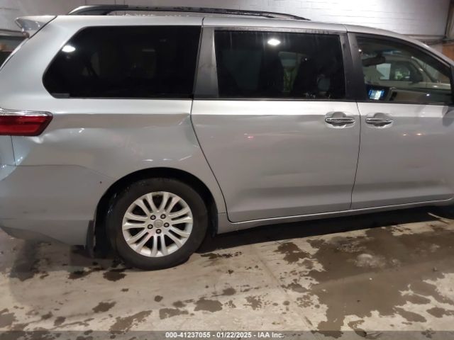 5TDYZ3DC8HS769921 Toyota Sienna Xle/limited