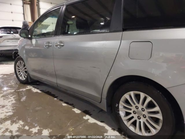 5TDYZ3DC8HS769921 Toyota Sienna Xle/limited