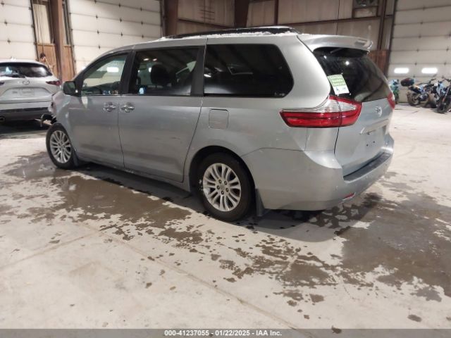 5TDYZ3DC8HS769921 Toyota Sienna Xle/limited