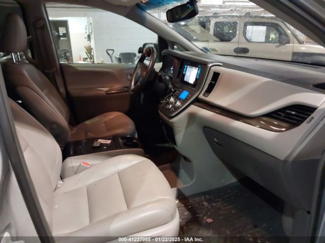 5TDYZ3DC8HS769921 Toyota Sienna Xle/limited