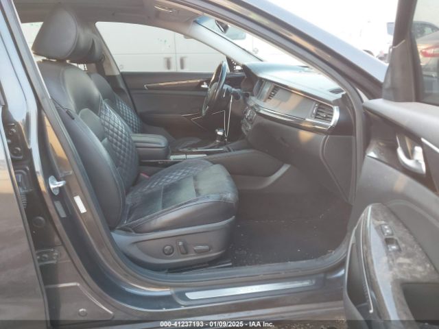 KNALC4J11H5072467 KIA Cadenza Limited